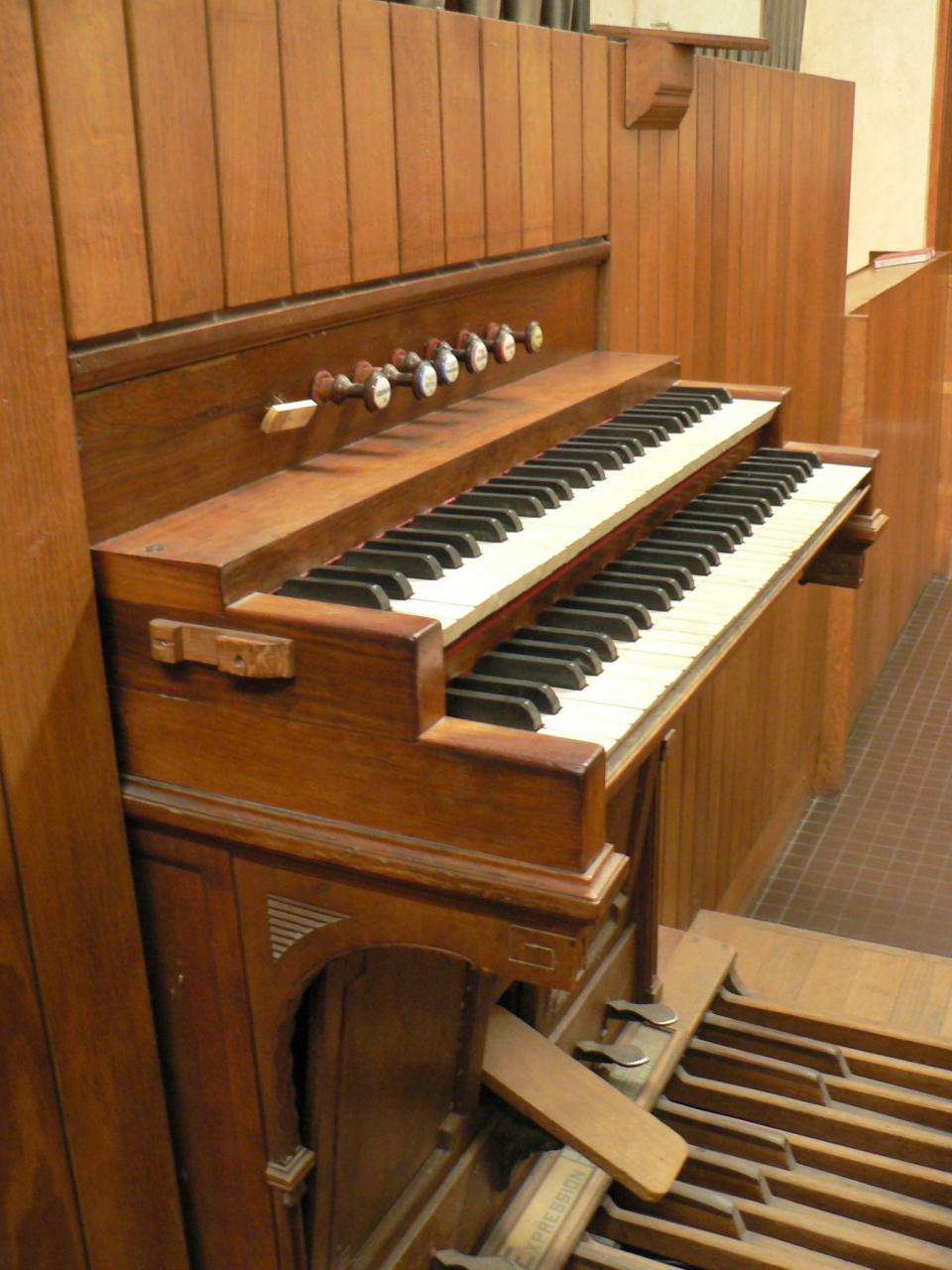 Orgue Clarté Dieu les claviers